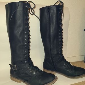 Knee High Lace up Zip up Black Books Size 9